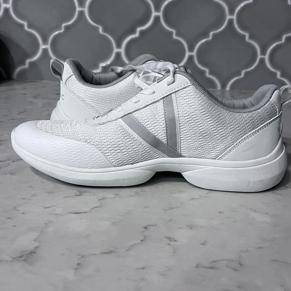 Vionic Jolisa Women White Mesh‎ Lace Up Athletic Sneakers Size 8 NWOT